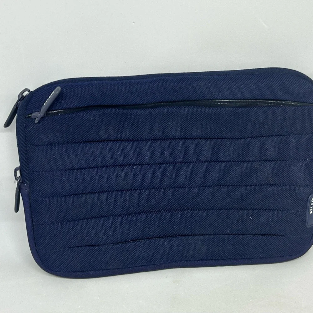 Belkin Dark‎ Blue Universal Pleat Sleeve E-Reader Case F8N401